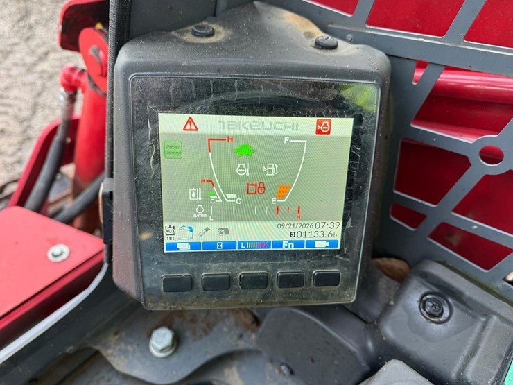 2023-takeuchi-tl8-image-20
