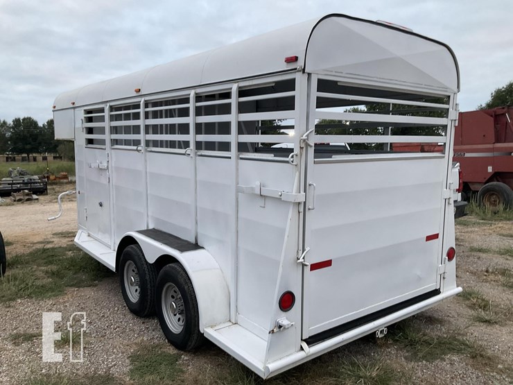 2007-chaparral-horse-trailer-image-4