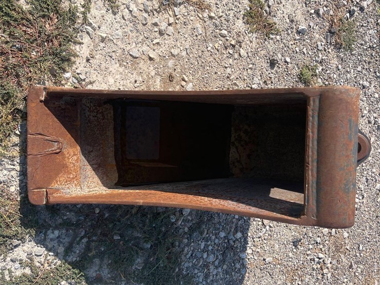 13-excavator-smooth-bucket-image-8