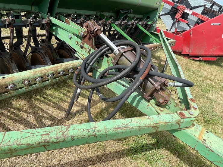 john-deere-12-image-24