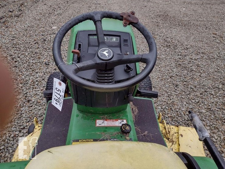 john-deere-240-image-6