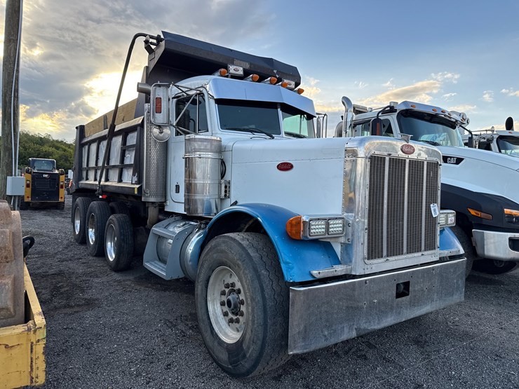 2001-peterbilt-379-image-3