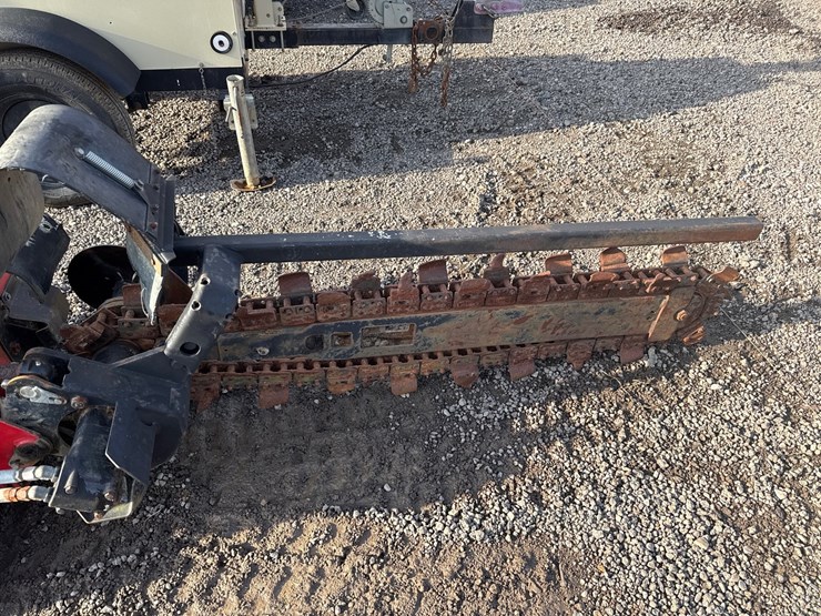 #2067-•-barreto-2324tk-trencher-w/-trailer-image-4