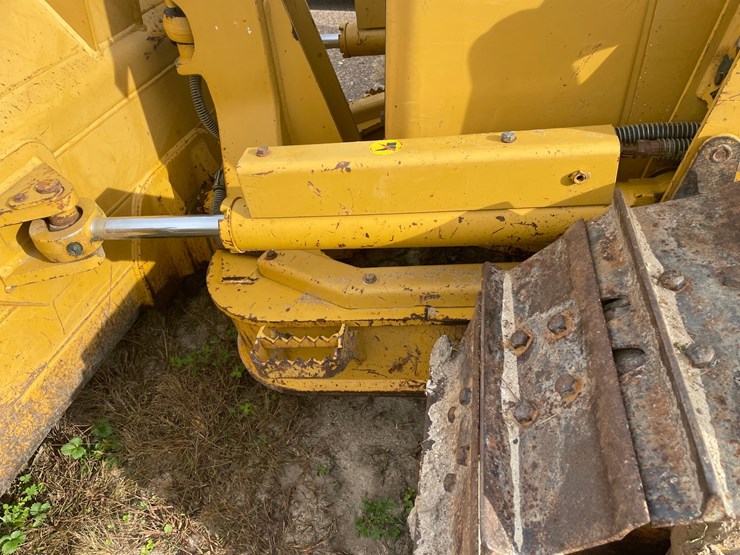 2005-caterpillar-d3g-xl-image-11