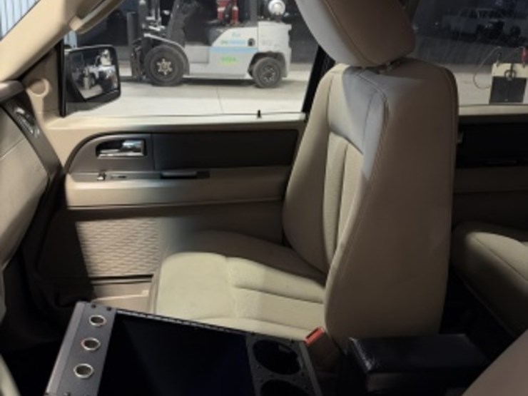 2014-ford-expedition-image-22