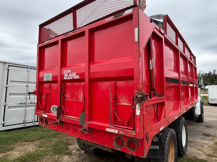 #1201-•-1999-sterling-silage-truck-(has-wi-title)-image-20