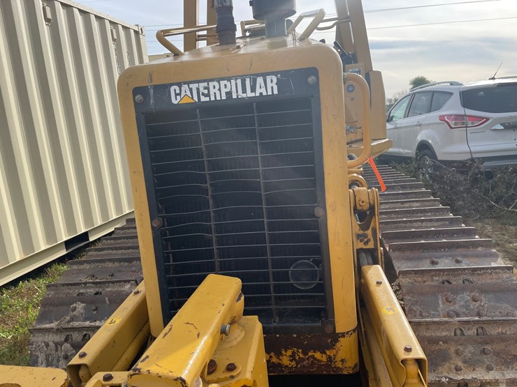 2005-caterpillar-d3g-xl-image-13