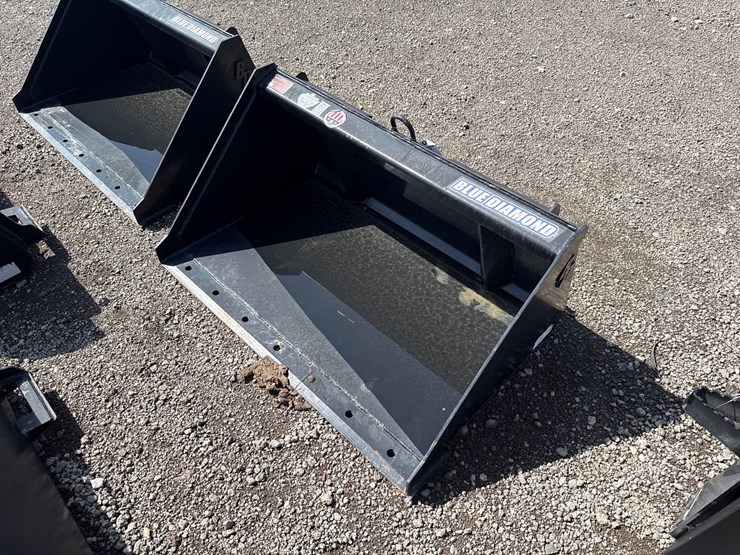 #2041-•-blue-diamond-44"-mini-skid-steer-smooth-bucket-image-1