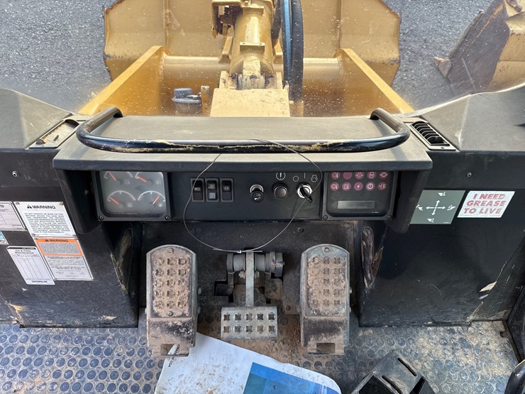 caterpillar-953c-image-17