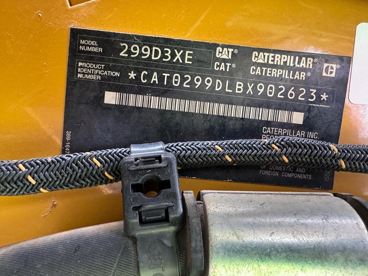 2021-caterpillar-299d3-image-31