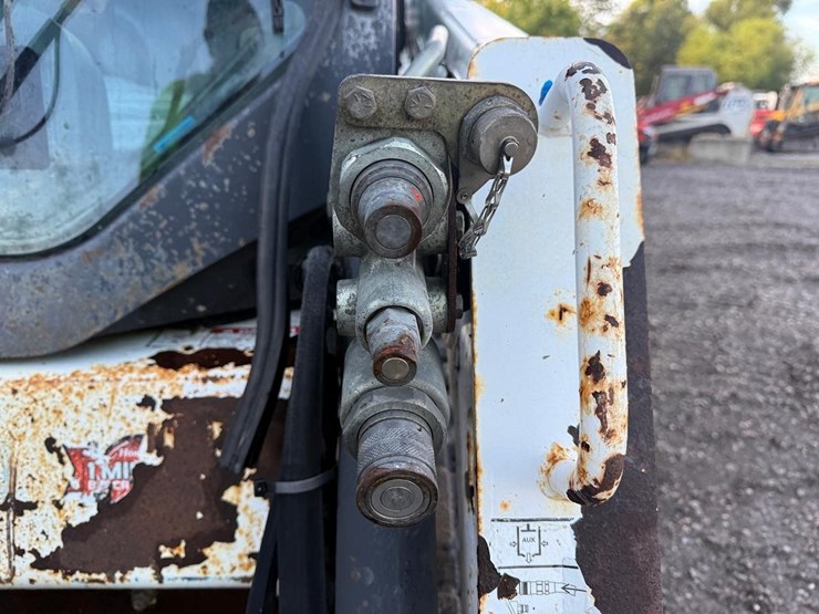 2015-bobcat-t450-image-11