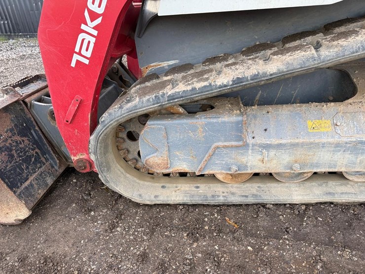 2023-takeuchi-tl8-image-18