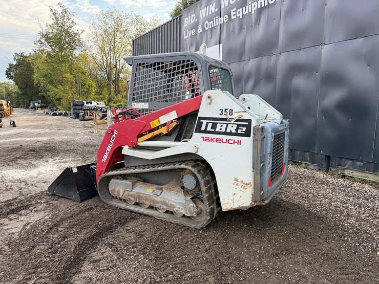 2020-takeuchi-tl8-image-2
