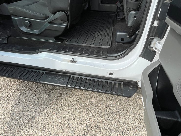 2020-ford-f150-image-26