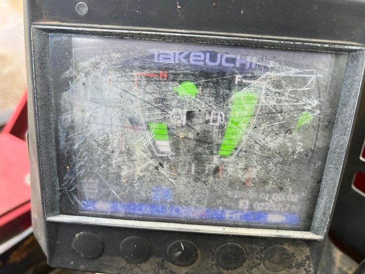 2020-takeuchi-tl8-image-18