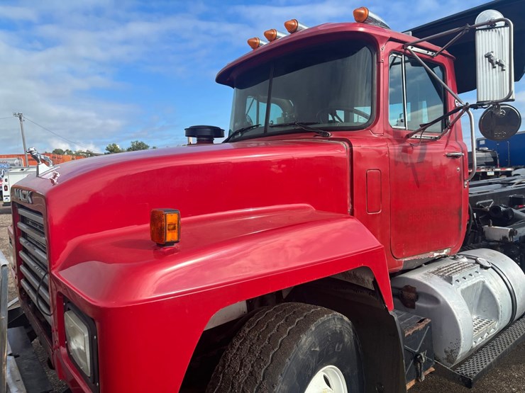 mack-rd688s-image-8