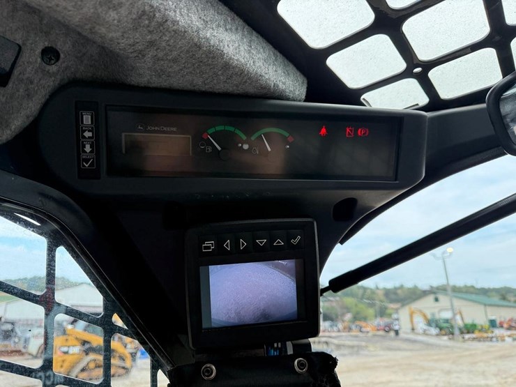 2024-deere-331g-image-24