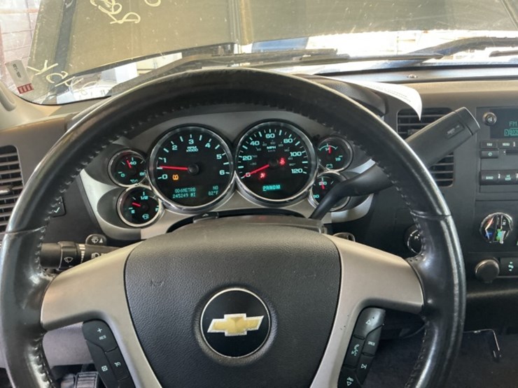2012-chevrolet-silverado-1500-image-17