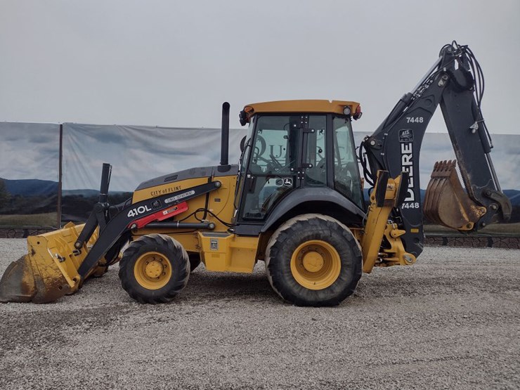 deere-410l-image-1