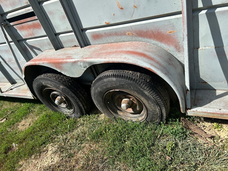 #1151-•-1990-gooseneck-stock-trailer-(wi-title-in-delay)-(mondovi,-wi)-image-12