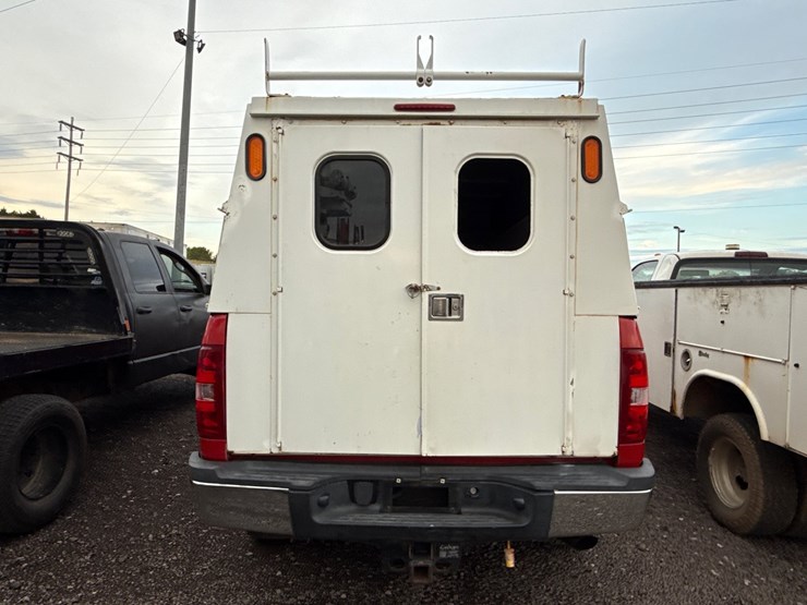 2013-chevrolet-3500-image-11