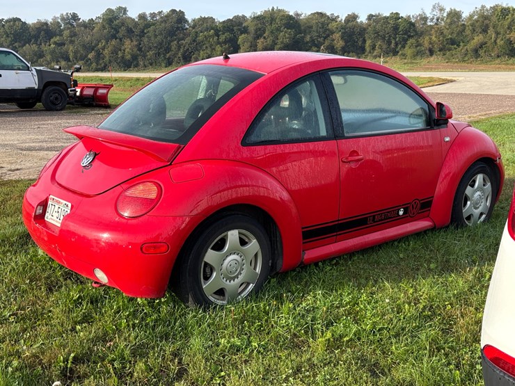 #1307-•-2001-volkswagon-beetle-(has-wi-title)-image-8