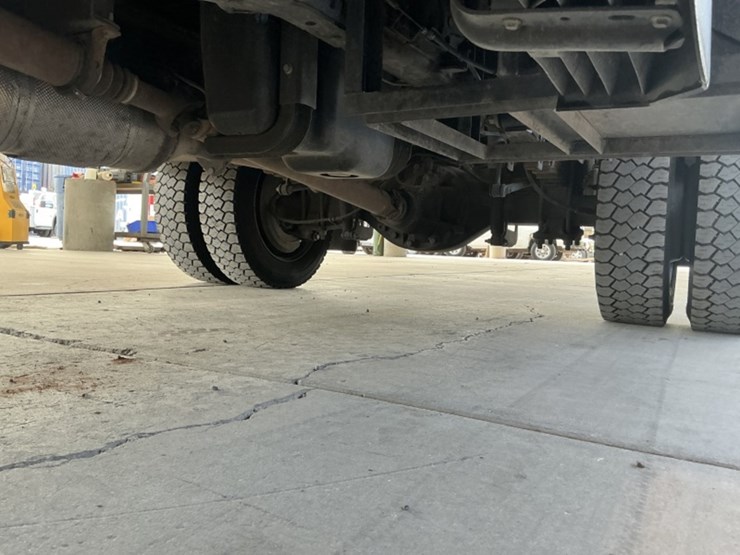2016-ford-f550-image-27