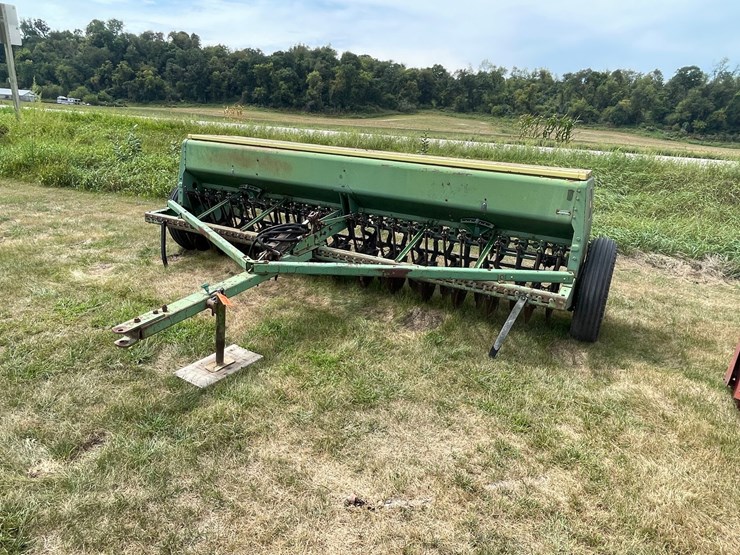 john-deere-12-image-1
