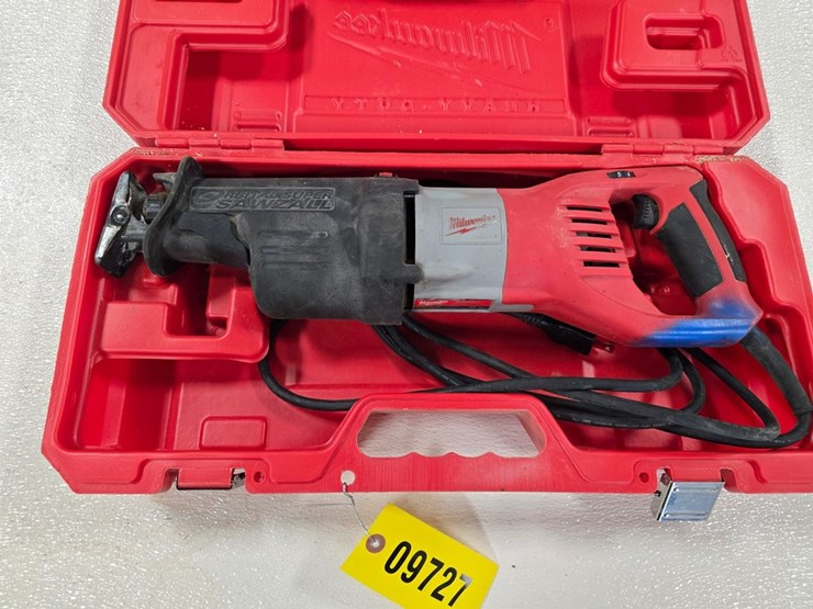 #9727-•-milwaukee-super-sawzall-image-1