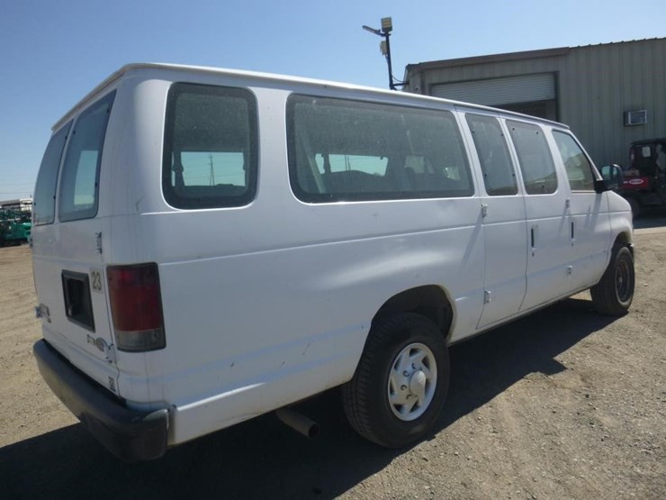 2009-ford-econoline-350-image-3