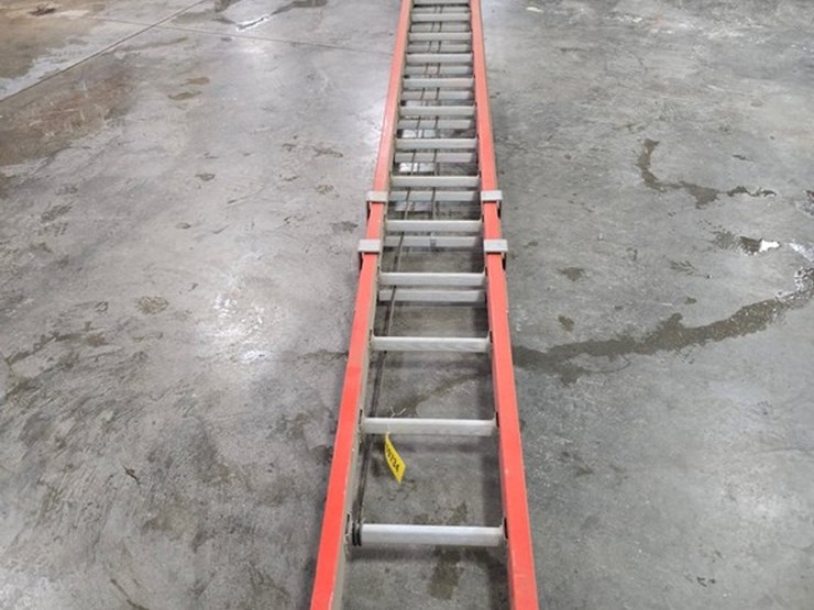 #9734-•-louisville-36'-extension-ladder-image-2
