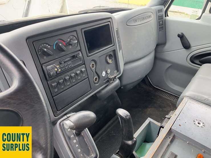 2007-international-durastar-4300-image-17