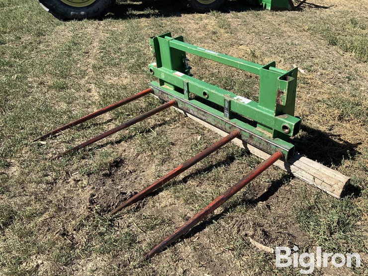 worksaver-tractor-loader-bale-spear-attachment-image-1