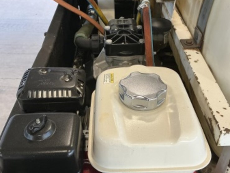 2013-kubota-rtv900-image-10