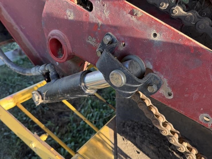 2008-new-holland-br7090-image-14