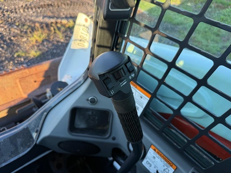 2018-bobcat-s550-image-19