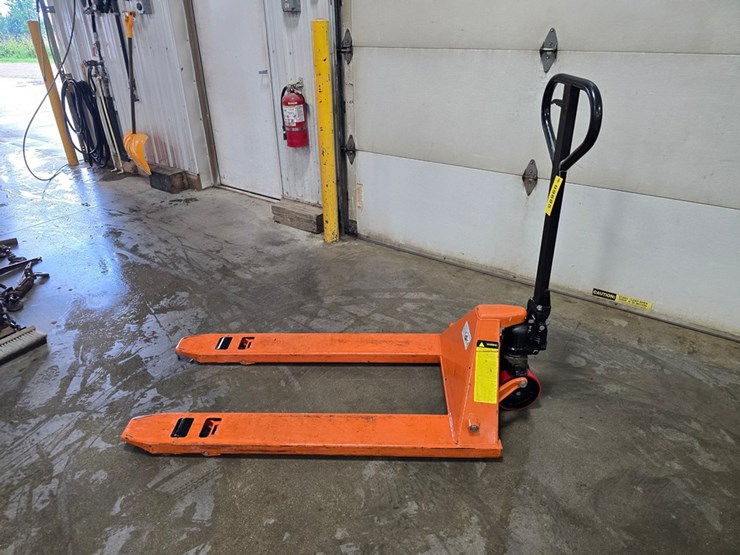 #9685-•-tuv-gs-pallet-jack-image-2