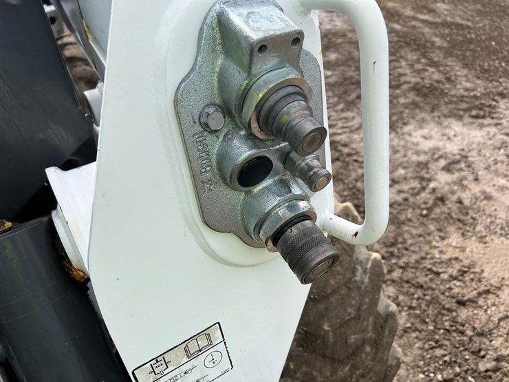 2018-bobcat-s570-image-13