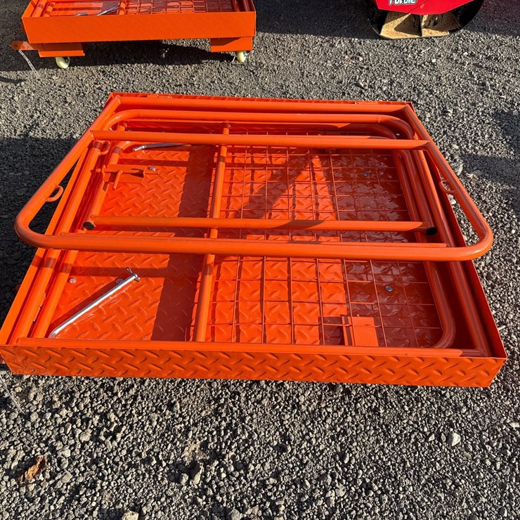 #1043 • 36" X 36" COLAPSABLE FORKLIFT BAN BASKET