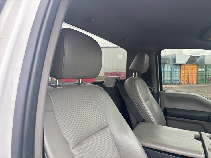 2022-ford-f250-image-38