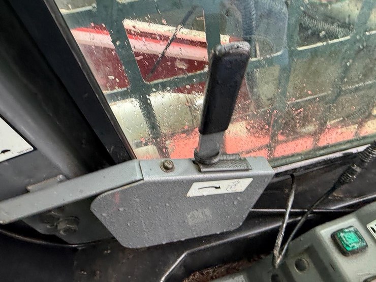 2012-takeuchi-tl250-image-29