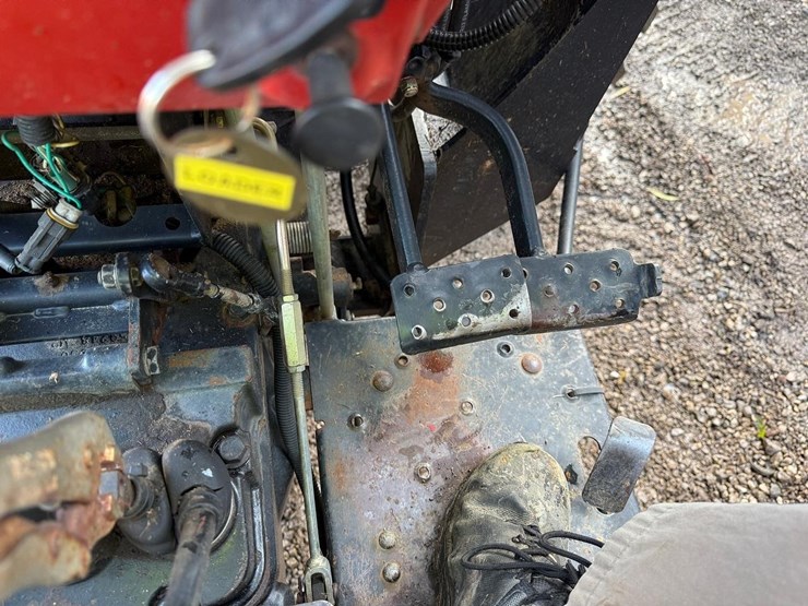 massey-ferguson-451-image-31