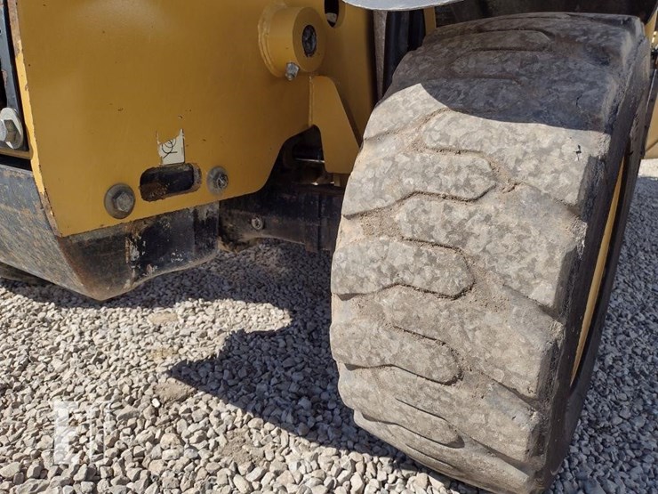 2011-caterpillar-th255-image-27