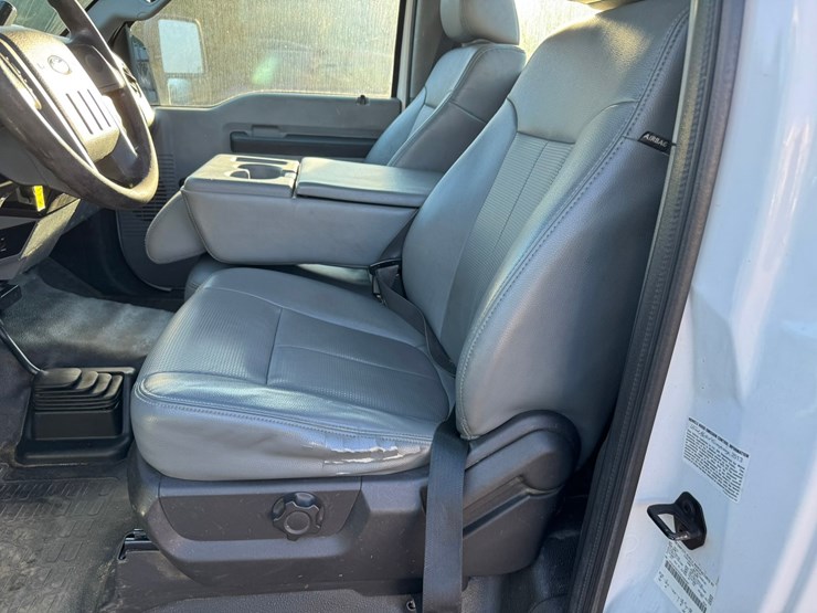 2013-ford-f550-image-33