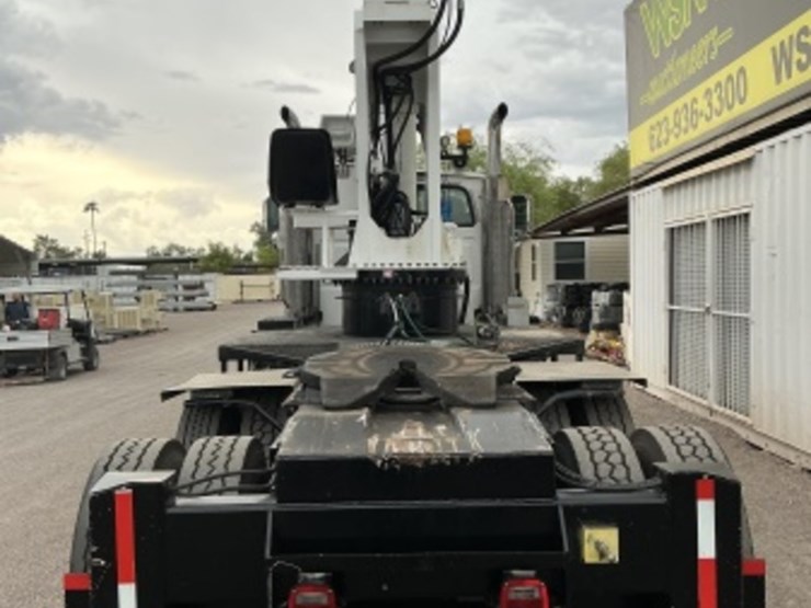 2007-sterling-lt9500-image-6