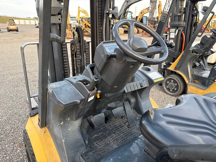 caterpillar-gp30n-image-10
