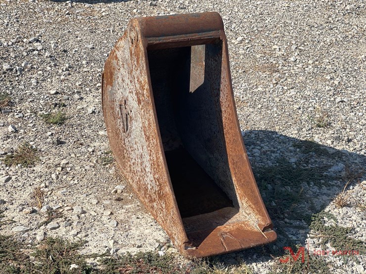 13-excavator-smooth-bucket-image-1