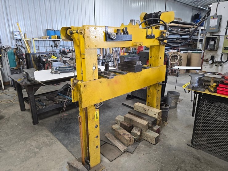 #9626-•-30-ton-shop-press-image-2