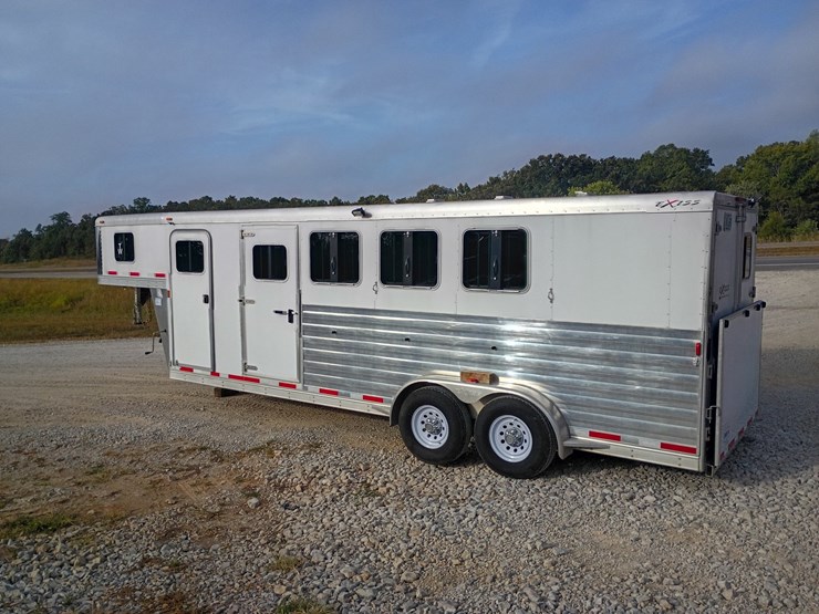 2012-custom-trailer-image-4