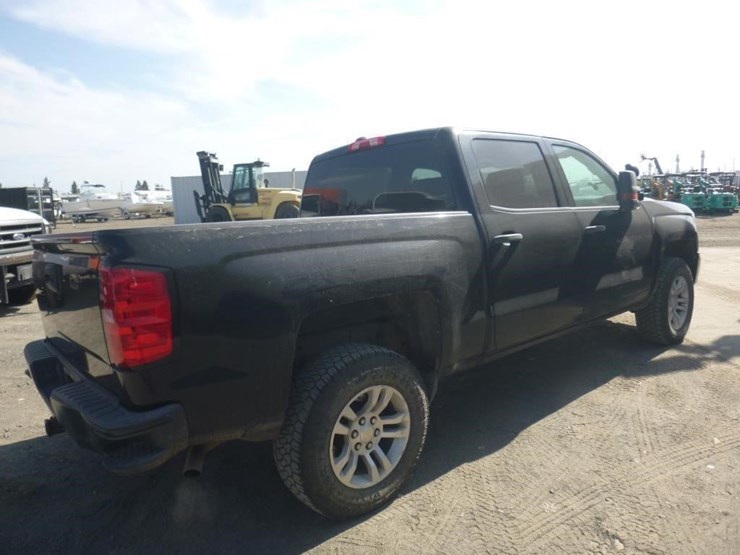 2017-chevrolet-1500-image-3